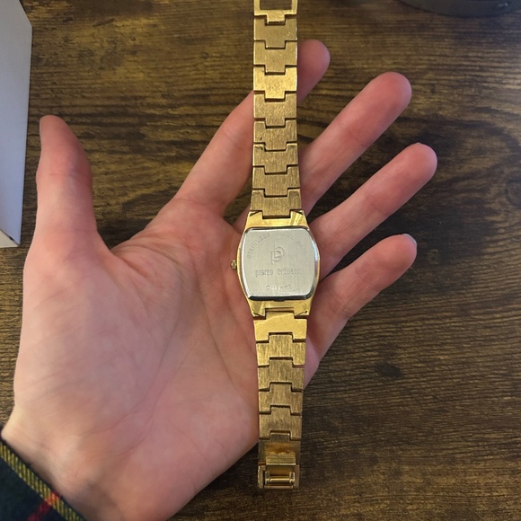 gold watch - Picture 2 of 6